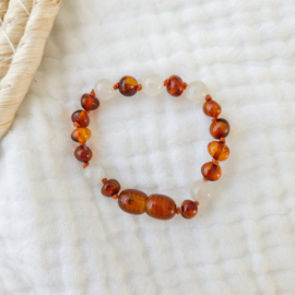 Barnsteen newborn armbandje 12 cm | maansteen - cognac