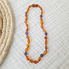 Barnsteen baby/peuter ketting | amethist - cognac