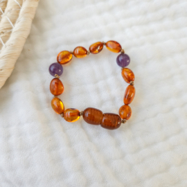Barnsteen newborn armbandje 12 cm | amethist - cognac
