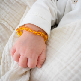 Barnsteen newborn armbandje 12 cm | honing