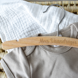 Kledinghanger met naam | Hout