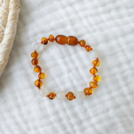 Barnsteen baby armbandje 14 cm | maansteen - cognac