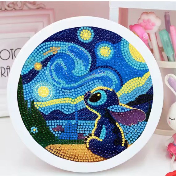 Diamond painting Stitch kijkt omhoog