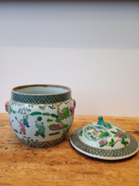 Chinese bowl with lid