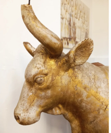 statue of a bull