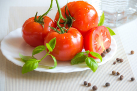 Verminder risico van zonnebrand met tomatenschil (en ontdek de vijf andere manieren waarop het je kan helpen)