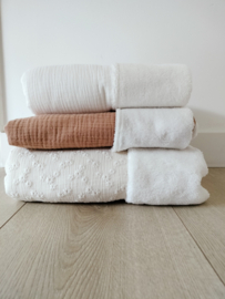 Deken broderie/ bamboo velvet