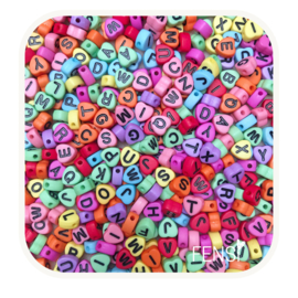 Acryl kralen alfabet hartjes - mix kleurtjes - per 200 stuks