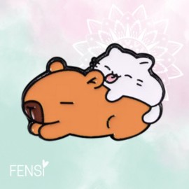 Emaille pins - capybara met kitten - per stuk