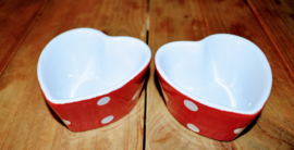 Hartvormig schaaltje rood met witte stippen van Isabelle Rose