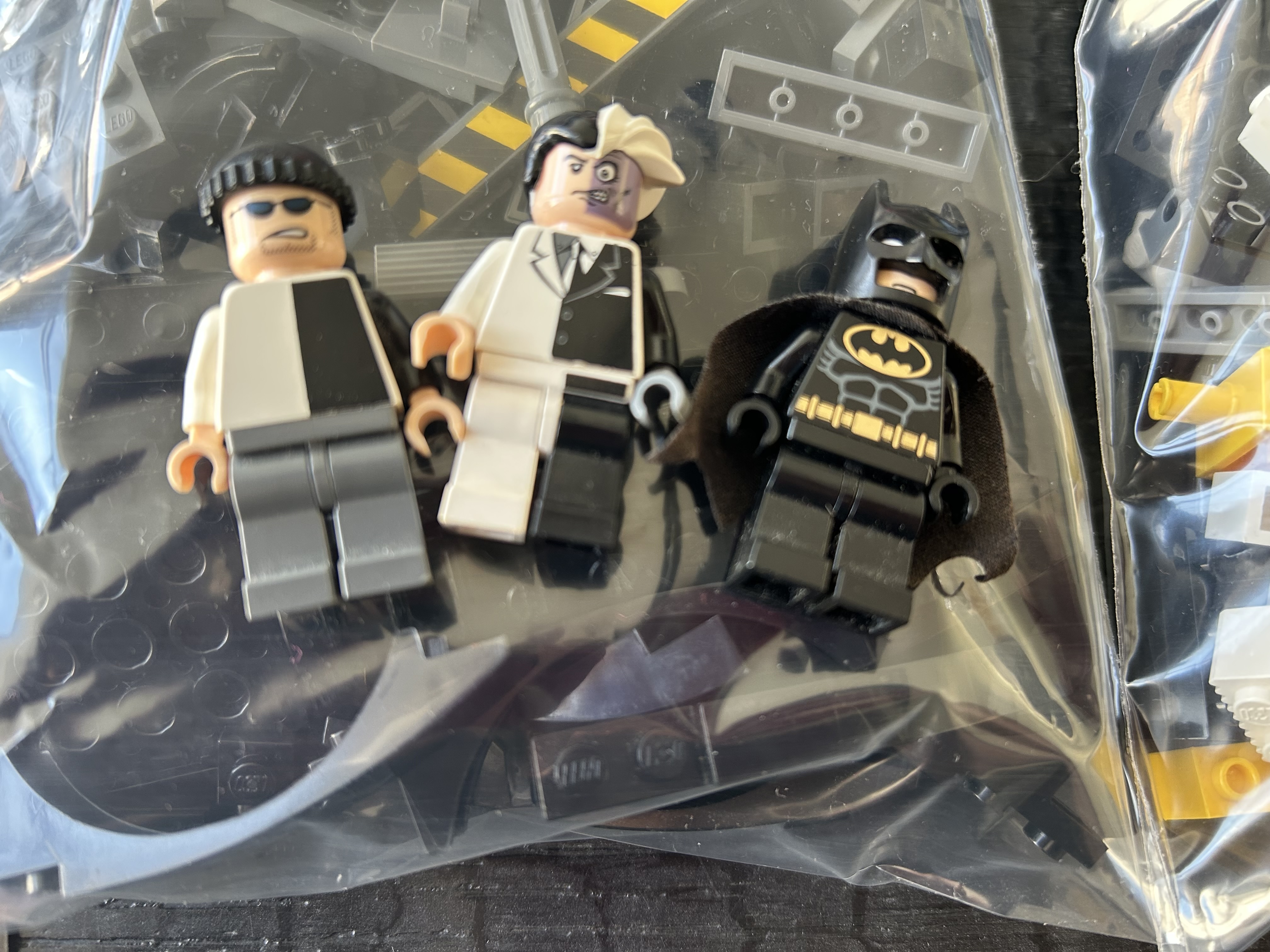 7781 The Batmobile: Two-Face’s Escape