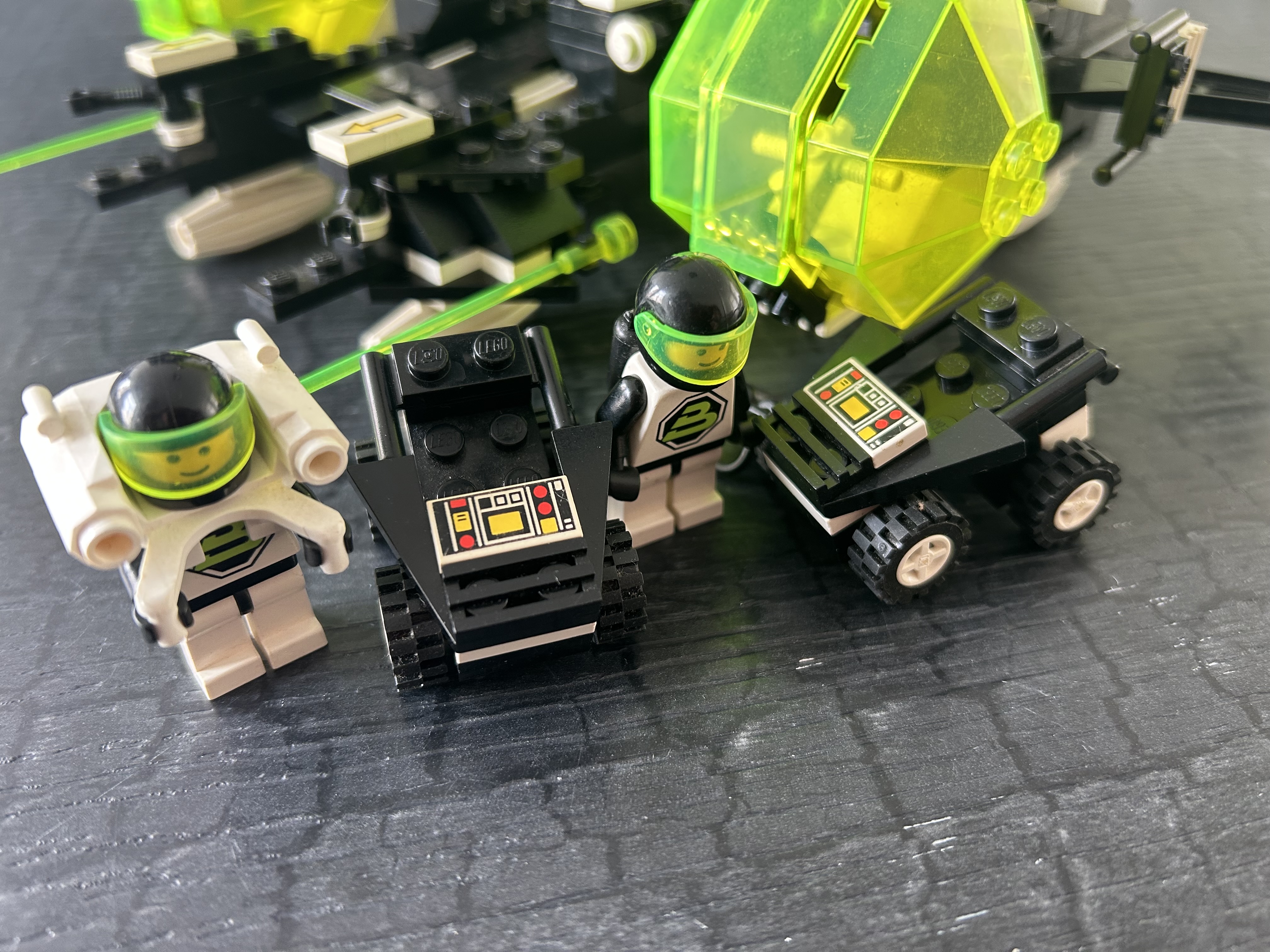 6981 Blacktron II Aerial Intruder
