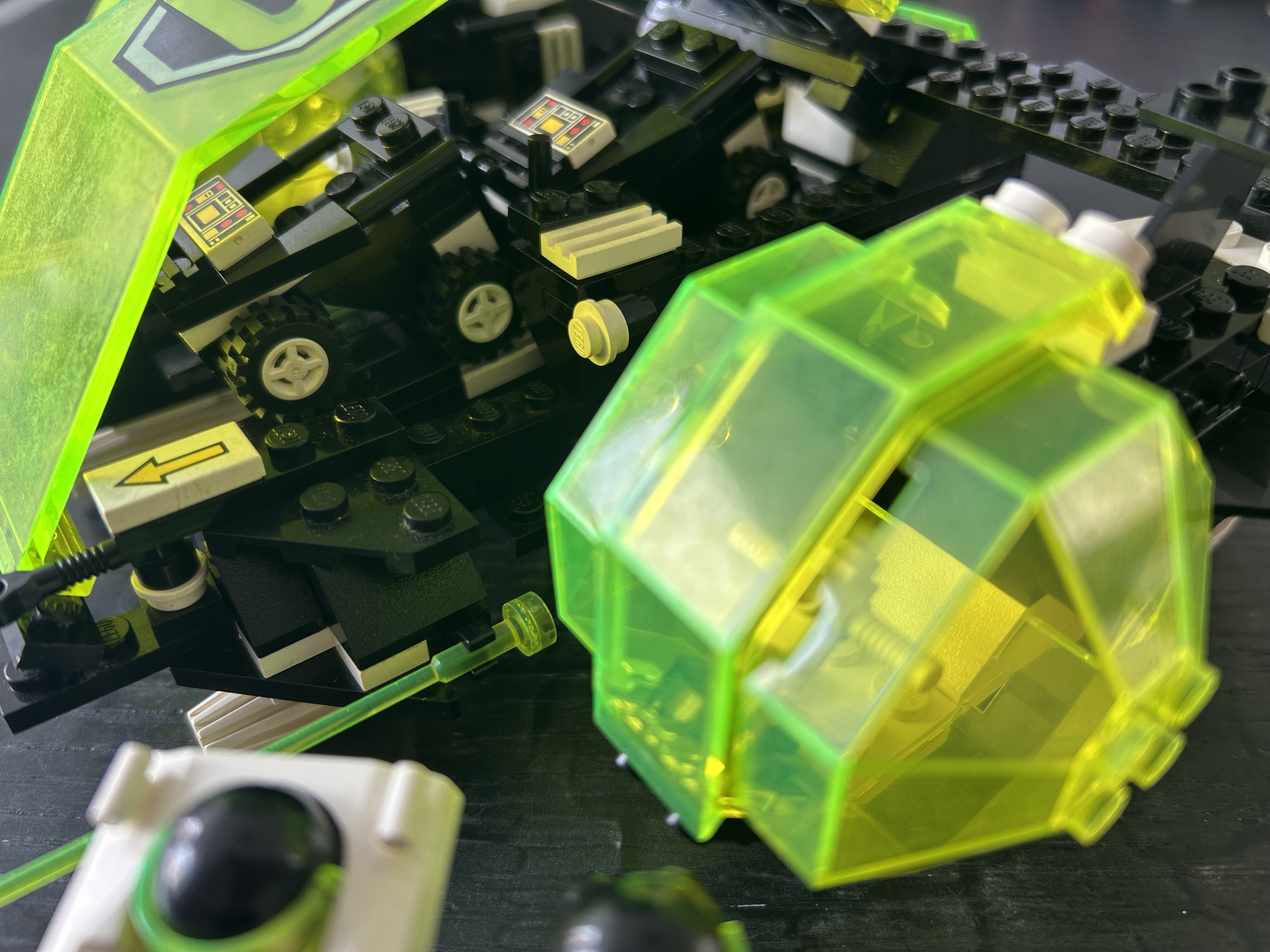 6981 Blacktron II Aerial Intruder