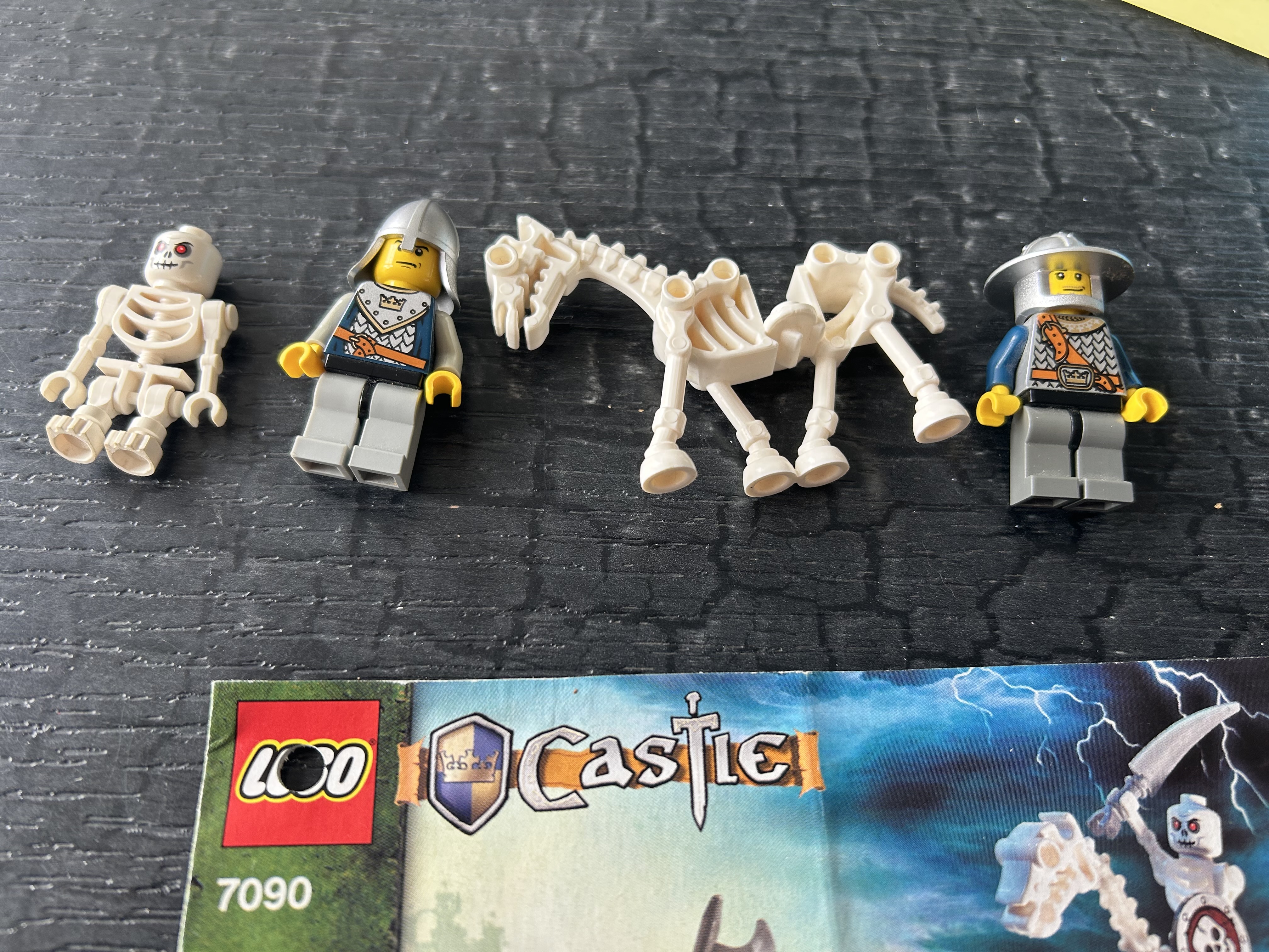 7090 Castle Crossbow Attack