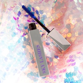 Sky Lashes Superheld