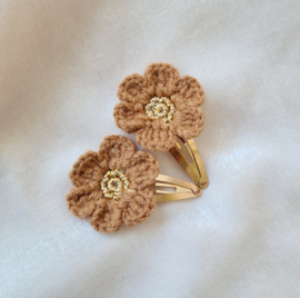 Knitted Flowers - Brown