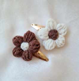 Knitted Daisies