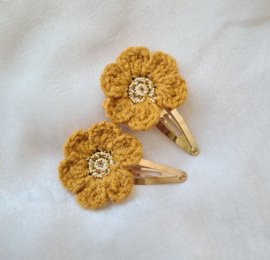 Knitted Flowers - Ocre