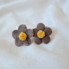 Fluffy Flower - Taupe
