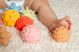 Tullo Sensorische ballen zonder gat- pastel -  Set van 8- 0m+ 0+ maanden