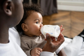 Tigex | Babyfles met temperatuurwaarschuwing, | 0-6 maanden | 150 ml | siliconen fopspeen |  anti-koliek |