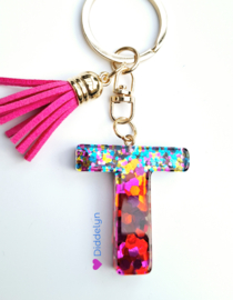 Letter T -  Multicolor Fuchsia ♡ roze kwastje