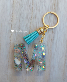 Letter M - Schelpen glitter groen