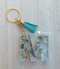 Letter M - Schelpen glitter groen