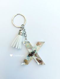 Letter X - Schelpen glitter ♡ wit kwastje