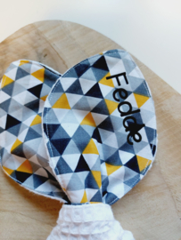 Bijtring knuffeldoek Triangle White