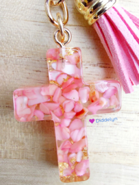 Kruis roze sleutelhanger