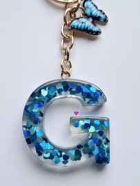 Letter G -  Blauwe hartjes ♡ vlindertje