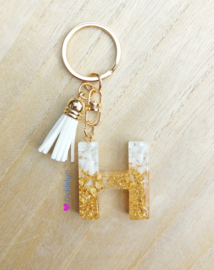 Letter H -  Wit met goud ♡ wit kwastje