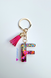 Letter F -  Multicolor Fuchsia ♡ roze kwastje