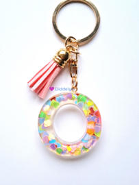 Letter O -  Multicolor hartjes ♡ roze kwastje