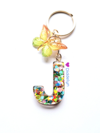 Letter J -  Multicolor hartjes ♡ vlinder