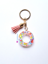 Letter O -  Multicolor hartjes ♡ roze kwastje