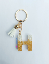Letter H -  Wit met goud ♡ wit kwastje