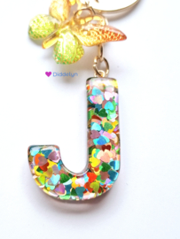 Letter J -  Multicolor hartjes ♡ vlinder