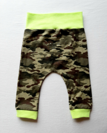 Broekje Camouflage - maat 56