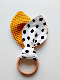 Bijtring knuffeldoek Dots & oker