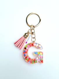 Letter G -  Multicolor hartjes ♡ roze kwastje
