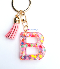 Letter B -  Multicolor hartjes ♡ roze kwastje