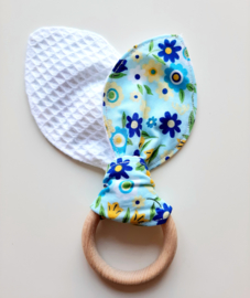 Bijtring met bunny ear knuffeldoekje 