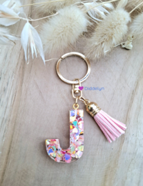 Letter J -  Multicolor hartjes ♡ roze kwastje
