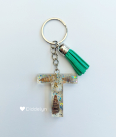 Letter T - Schelpen glitter ♡ groen kwastje