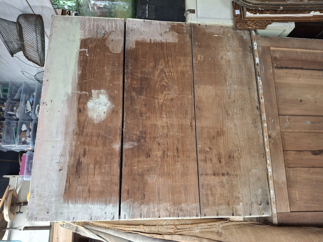 Witte brocante kast