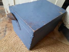 Oude houten opbergkist.