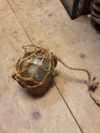 Oude glazen vissersbal