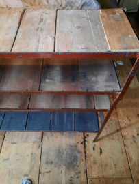 Stoere ijzeren sidetable